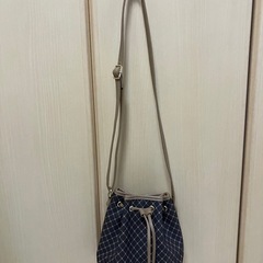 　美品　ショルダーバッグ　巾着型の画像