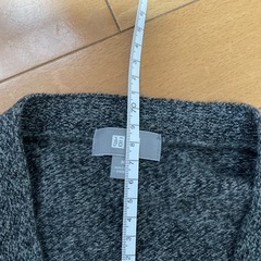 ユニクロ　グレー　カーディガンMサイズの画像