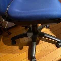 デスクチェア　青　中古品の画像