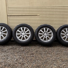 スタッドレスタイヤ15インチの画像