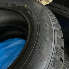 スタッドレスタイヤ215/65R16 98Q　の画像