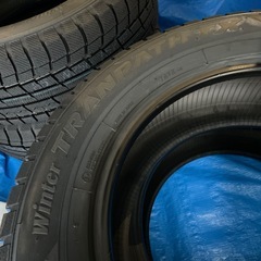 スタッドレスタイヤ215/65R16 98Q　の画像