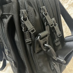 【美品】TUMI ビジネスショルダーバッグ 26145DH ペンケース付き 黒の画像