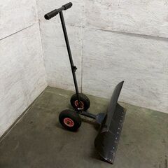 【ジモティ限定特価】 スノープッシャー スノーラッセル スノーシャベル 除雪機 雪かき A0738Gの画像