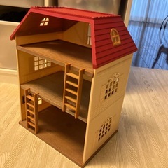 シルバニアファミリー3階建てのおしゃれなお家
の画像
