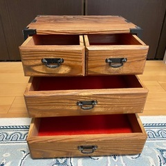 アンティーク小物入れの画像