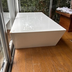 ホワイトテーブル　60x120x35cmの画像