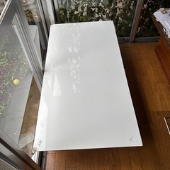 ホワイトテーブル　60x120x35cmの画像