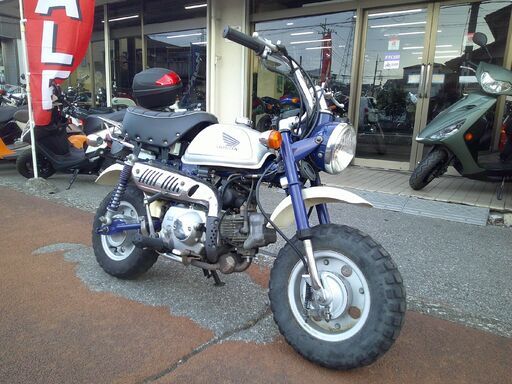 NO.5485　モンキー （Ｍｏｎｋｅｙ）　ＡＢ２７　４サイクル　ＦＩ車　クラッチ付き４速ミッション　シルバー／ホワイト　 ☆彡