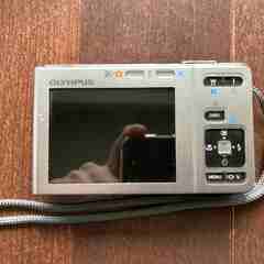 コンパクトデジタルズームカメラ　OLYMPUS　FE360の画像