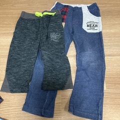 １１０センチ　ズボン　３点セット
の画像