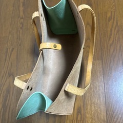 皮のバッグの画像
