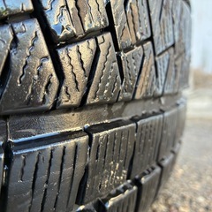 スタッドレスタイヤホイール225/65R17の画像