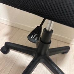 オフィスチェア　椅子　いすイスの画像