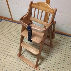 子供用ハイチェアの画像