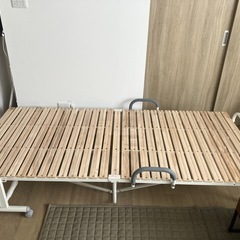 折りたたみベッドの画像