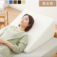 高反発 三角クッション ネイビーの画像