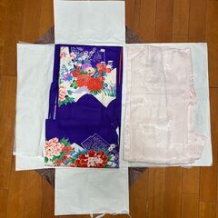 取引中【おまとめ購入1000円割引】女の子7歳　七五三の紫系着物と長襦袢（足袋のおまけ付き）川崎近辺なら追加費用でお届け可の画像