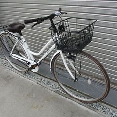 E630★限定特価★ 中古自転車 【27インチ　軽快車　ホワイト　CASULY　LEDオートライト 】の画像