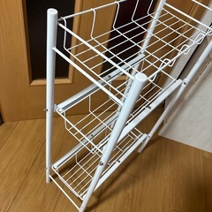 隙間収納 スチールラックの画像