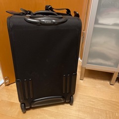 TUMI  スーツケースの画像