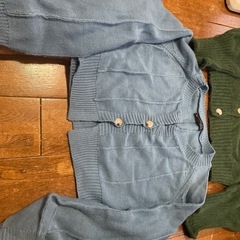 丈が短いニット？の画像