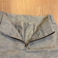 グレー　スカートの画像