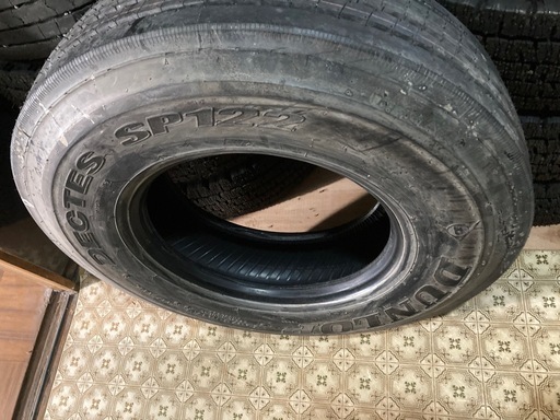 4トン 夏タイヤ　225/90R17.5 1本のみ