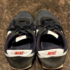 NIKE レディース　スニーカー　23.5cmの画像