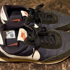 NIKE レディース　スニーカー　23.5cmの画像