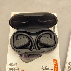 JBL SOUNDGEAR SENSE 完全ワイヤレスイヤホン/オープンイヤー/マルチポイント/IP54防水/Bluetooth5.3/耳を塞がない/音漏れ防止/ブラック/JBLSNDGEARSNSBLKの画像