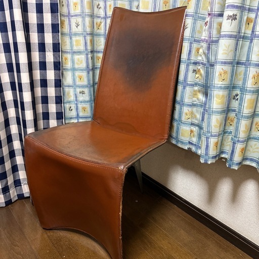 決まりましたイタリア製フィリップスタルクダイニングチェア