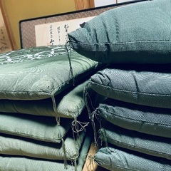   客用座布団十枚の画像