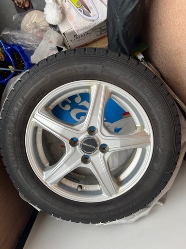 中古スタッドレスタイヤホイール付き175/65R15