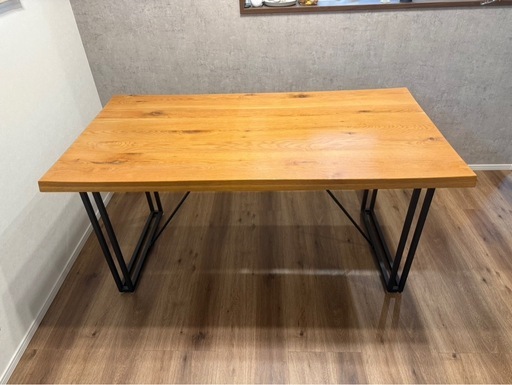 ダイニングテーブル