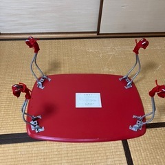 赤いテーブルの画像