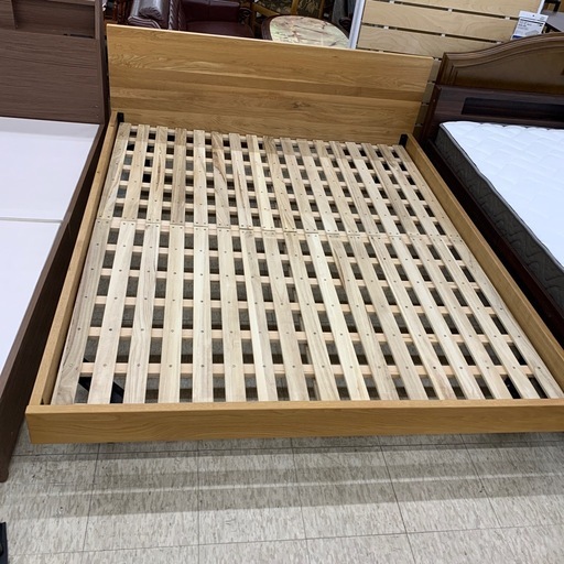 【ジモティー割引で最大15％OFF⭐️】ベッドフレーム クイーンサイズ