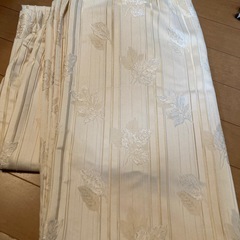 カーテンの画像