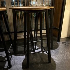 [受付終了]  
木目調　スチールハイカウンターとハイチェアのセットの画像
