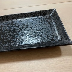 お皿　黒
の画像