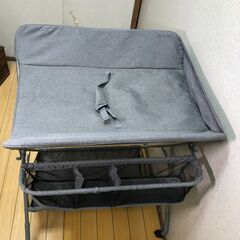 折りたたみ式 ベビーチェンジングテーブル おむつ替え台 キャスター付き 収納ポケット付 グレー コンパクト収納 ベビーベッド代用　88249-2-003の画像