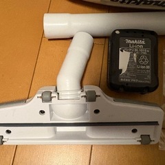 マキタ(makita)CL107FD充電式クリーナ 10.8V クリーニング済みの画像