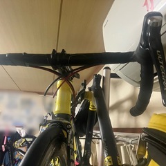 ロードバイク完成車カーボンホイールの画像