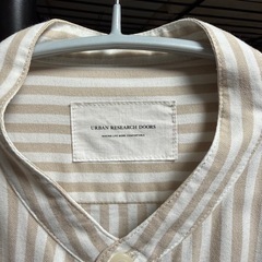 Urban Research Doors ノーカラーシャツの画像