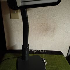 電気スタンド　デスクライト　蛍光灯タイプ　ブラックの画像