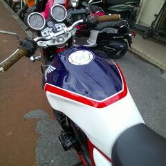 NO.5489　ＣＢ４００ＳＦ　水冷４サイクルＤＯＨＣ１６バルブ４気筒４００ｃｃ　メッキフェンダー　リヤフェンダーレス　ブルー＆ホワイト　ＣＢＸカラー　☆彡の画像