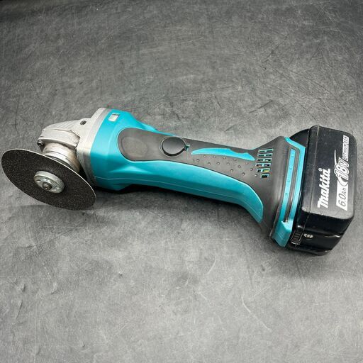 0588  makita マキタ 100mm充電式ディスクグラインダ 18V 電動工具 コードレス GA402D バッテリ付属 BL1