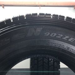 札幌発 YOKOHAMA ZEN 902ZE 10R22.5 14PR 22.5インチ 大型 トラックタイヤ スタッドレス 2本 20年製 バリ溝　(STQ015)の画像