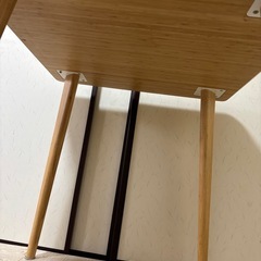 ダイニングテーブルの画像