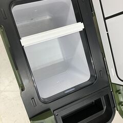 【SIW】≪通電可能・破損有り≫ HiKOKI ハイコーキ UL18DBA 14.4/18Vコードレス冷温庫 車載用DCコード付き【現状渡し品※概要欄要確認】の画像